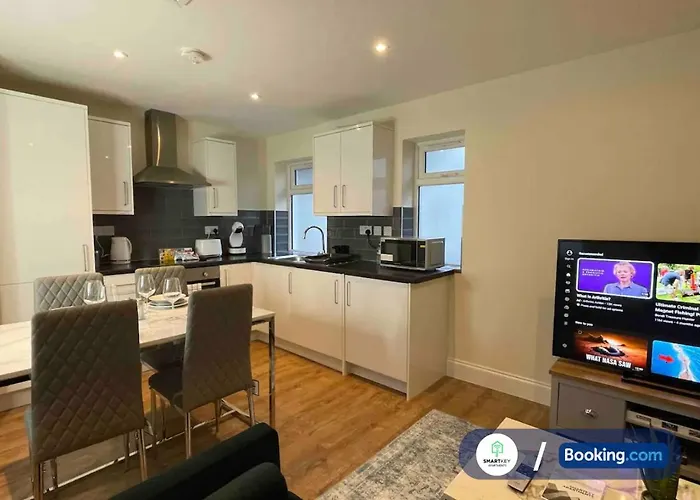 Modern 1 Bedroom Flat With Free Parking