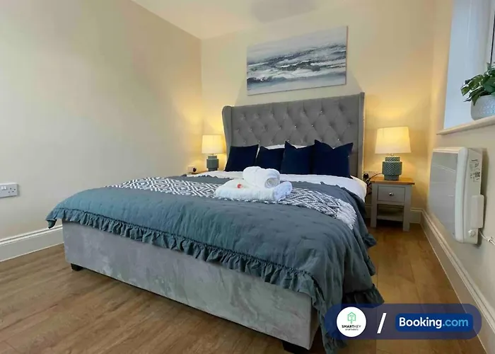 Modern 1 Bedroom Flat With Free Parking