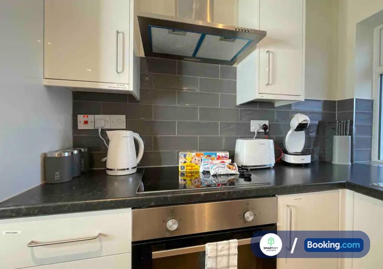 Apartment Modern 1 Bedroom Flat With Free Parking *