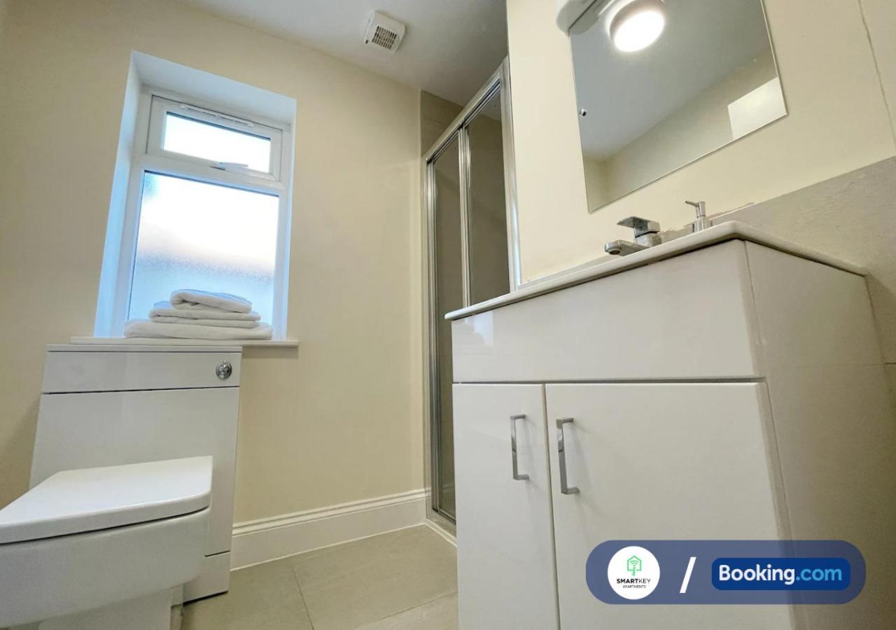 Apartment Modern 1 Bedroom Flat With Free Parking Woking