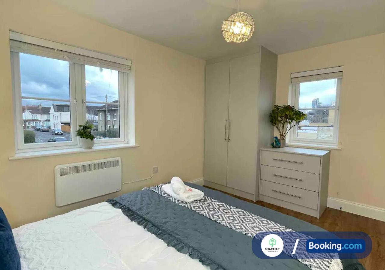 Modern 1 Bedroom Flat With Free Parking